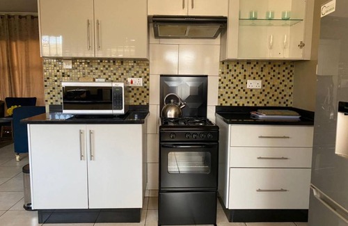 Harare Apartment | 300 m² Apartment ∙ 3 bedrooms ∙ 6 guests