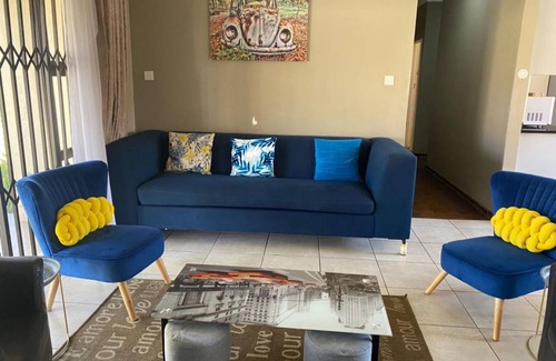 Harare Apartment | 300 m² Apartment ∙ 3 bedrooms ∙ 6 guests