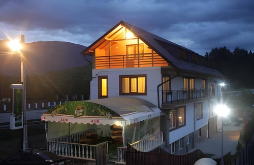 Corbeni House | 300 m² Farmhouse ∙ 8 bedrooms ∙ 31 guests