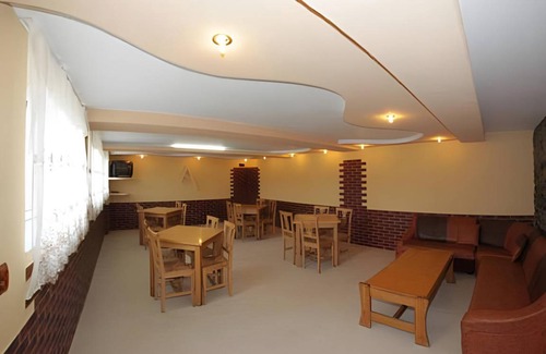 Corbeni House | 300 m² Farmhouse ∙ 8 bedrooms ∙ 31 guests