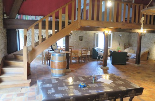 Bonneville-et-St-Avit-de-Fumadieres House | 300 m² House ∙ 1 bedroom ∙ 12 guests