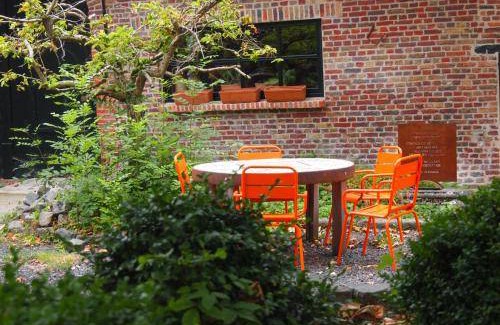 Wevelgem House | 300 m² House ∙ 3 bedrooms ∙ 10 guests