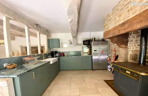 Saint-Remy-du-Plein House | 300 m² manor house set in wooded grounds