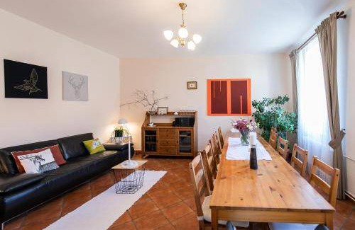 Dolni Dunajovice Villa | 300 m² Villa ∙ 5 bedrooms ∙ 17 guests
