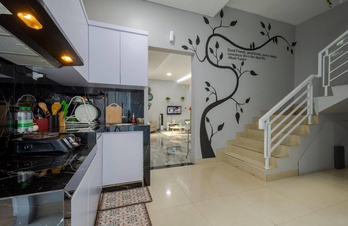 Serpong Villa | 300 m² Villa ∙ 4 bedrooms ∙ 13 guests