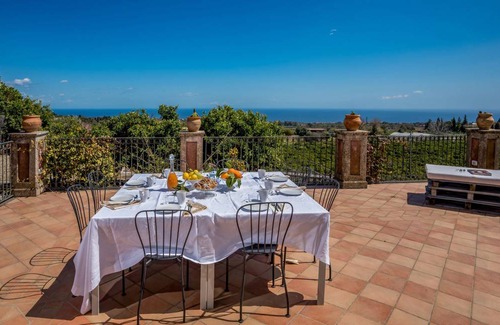 Santa Venerina Villa | 300 m² Villa ∙ 4 bedrooms ∙ 8 guests