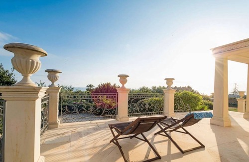 Donnalucata Villa | 300 m² Villa ∙ 4 bedrooms ∙ 8 guests