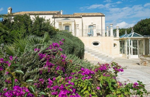 Donnalucata Villa | 300 m² Villa ∙ 4 bedrooms ∙ 8 guests