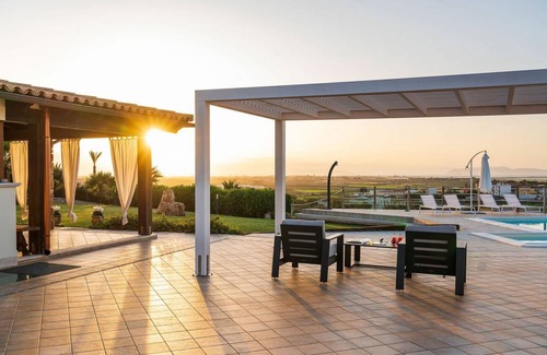 Paceco Villa | 300 m² Villa ∙ 5 bedrooms ∙ 9 guests