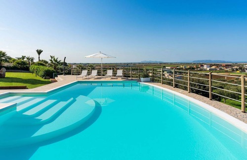 Paceco Villa | 300 m² Villa ∙ 5 bedrooms ∙ 9 guests
