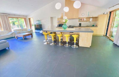Puymoyen Villa | 300 m² Villa ∙ 7 bedrooms ∙ 22 guests