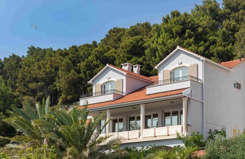 Hvar Villa | 300 m² Villa ∙ 7 bedrooms ∙ 14 guests