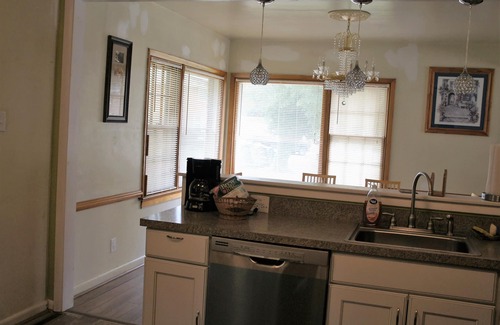 Chamberlayne House | 3000sf 5 Bedroom House In Northern suburb Of Richmond
