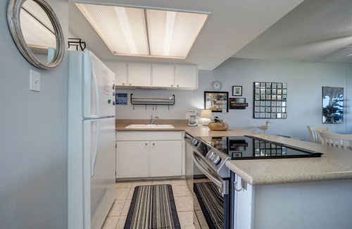 Corpus Christi Condo | 304 Sunrise View-1 bedroom/2 bath condo, 3rd floor condo with balcony