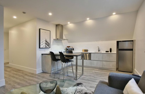 Collingwood Apartment | 307, 1 Bedroom - Downtown Collingwood, Luxury Boutique Hotel.