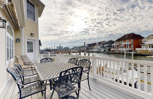 Heron Harbour Isle House | 309 White Heron Court