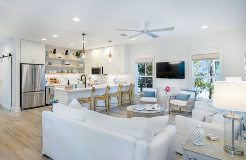 White's Gulfview House | 30A Luxury 4 Bedroom Beach Cottage with Golf Cart, Bikes and Beach Access!