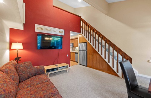 Olympic Valley Condo | 313 | Premium Loft - Full Kitchen, A/C – Sleeps 6