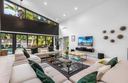 Northeast Coconut Grove House | 313 m² House ∙ 5 bedrooms ∙ 12 guests