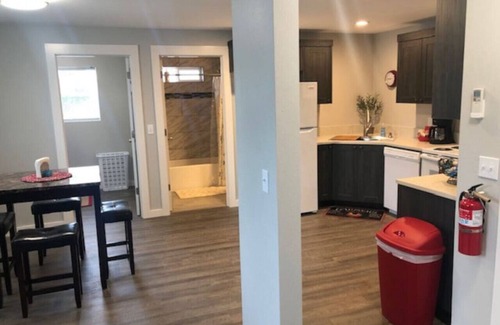 Longview Apartment | 3143 Dover #3 · NEW Modern QUALITY Apartment #3 - Goodson
