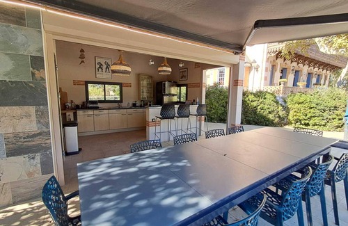 Olonzac House | 315 m² Gîte ∙ 5 bedrooms ∙ 11 guests