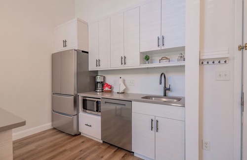 Delavan Lake Condo | 316 - Beautiful One Bedroom Condo Suite