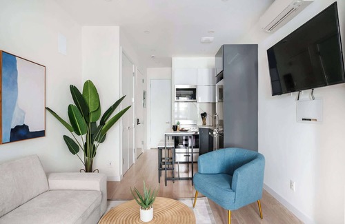 Gramercy Apartment | 317-1B Sleek Modern 1BR Union Square W/D in Unit