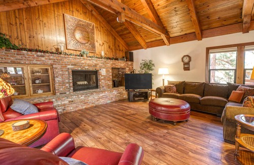 Skyland House | 319 m² House ∙ 4 bedrooms ∙ 10 guests