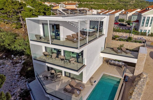 Promajna Villa | 319 m² Villa ∙ 4 bedrooms ∙ 8 guests