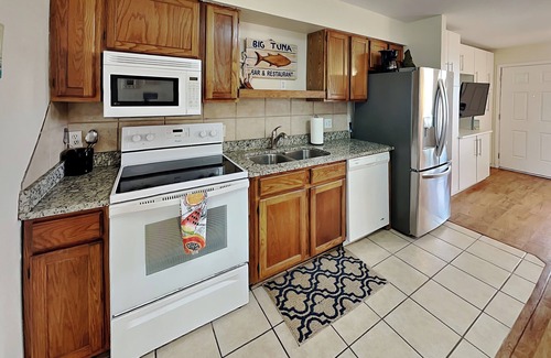 Rockport Condo | #319 Something's Fishsea | Waterfront + Pool