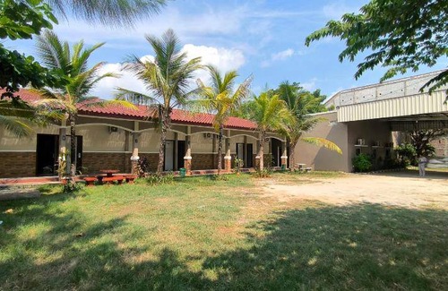 Jepara Hotel | 32 m² Hotel ∙ 4 guests