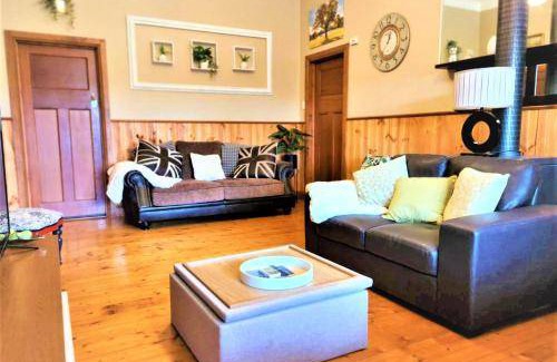 Maryborough House | 320 m² House ∙ 4 bedrooms ∙ 12 guests