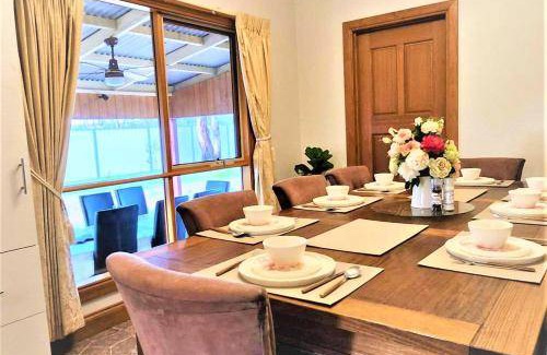 Maryborough House | 320 m² House ∙ 4 bedrooms ∙ 12 guests