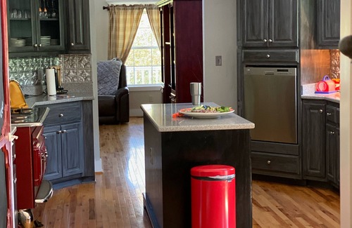 Butler House | 3233 Dry Hill Road (Hill Top Hide Away)