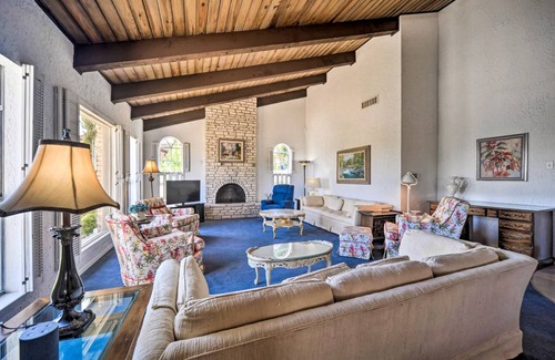 Kerrville House | 325 m² House ∙ 4 bedrooms ∙ 10 guests