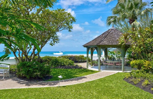 Gibbs Bay Villa | 325 m² Villa ∙ 4 bedrooms ∙ 8 guests