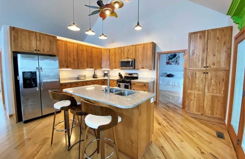 St Ignace House | 329 m² House ∙ 3 bedrooms ∙ 16 guests
