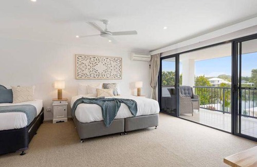 Twin Waters House | 329 m² House ∙ 5 bedrooms ∙ 15 guests