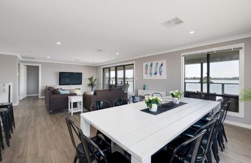 Seymour House | 33 Jefferson Court, Wellington East