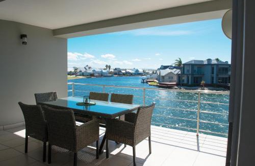 Marina Martinique Apartment | 33 Kingston Place, Marina Martinique