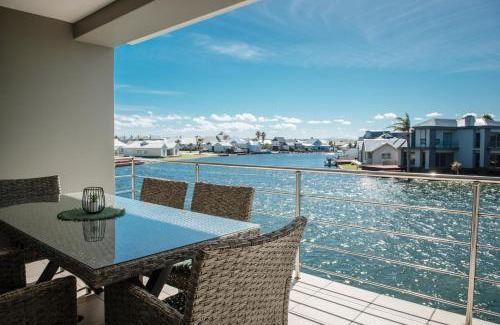Marina Martinique Apartment | 33 Kingston Place, Marina Martinique