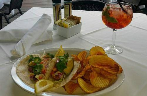 Uptown - Upper Duval Hotel | 33 m² Hotel ∙ 2 guests