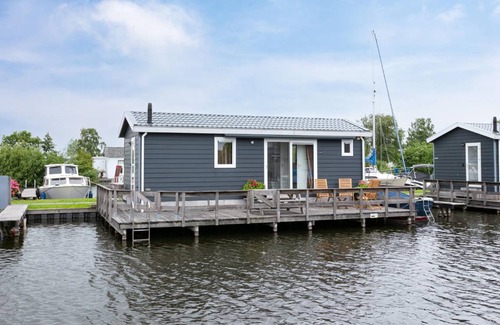 Municipality of Stichtse Vecht Boat Rental | 33 m² Houseboat ∙ 2 bedrooms ∙ 4 guests