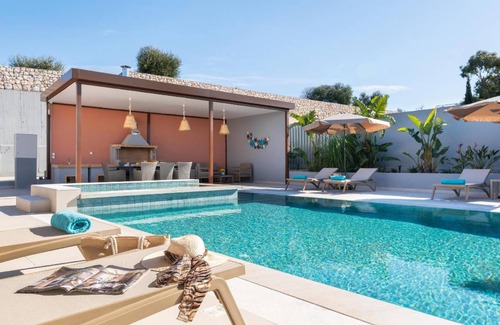 Filerimos House | 330 m² House ∙ 4 bedrooms ∙ 10 guests
