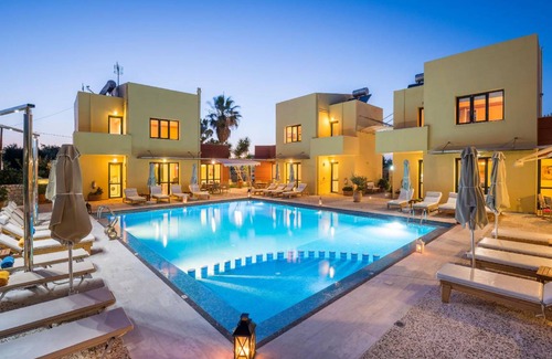 Maleme House | 330 m² House ∙ 9 bedrooms ∙ 18 guests