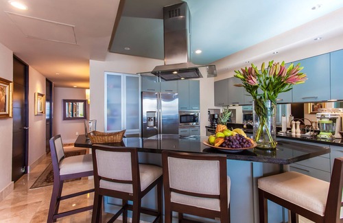 Emiliano Zapata Condo | 3300 sqft Luxury Beach Front Condo! Old Town/Romantic Zone/Molino de Agua