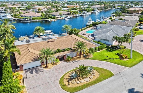 Lighthouse Point House | 332 m² House ∙ 4 bedrooms ∙ 10 guests