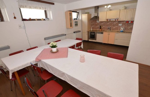 Jiretin pod Jedlovou House | 340 m² House ∙ 8 bedrooms ∙ 21 guests