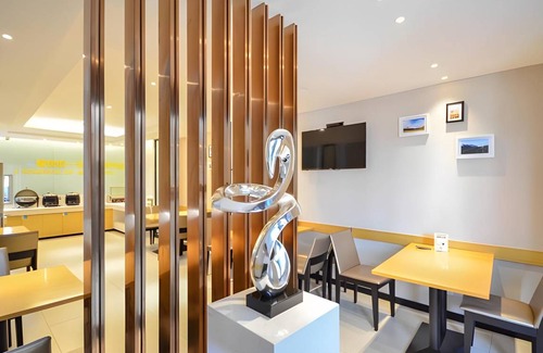 Zengdu District Hotel | 35 m² Hotel ∙ 10 guests