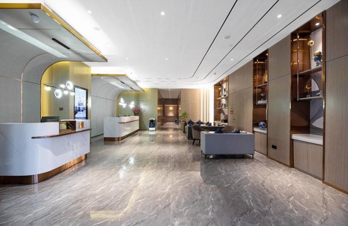 Weibin District Hotel | 35 m² Hotel ∙ 3 guests
